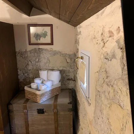 阿卡萨米亚酒店 *
